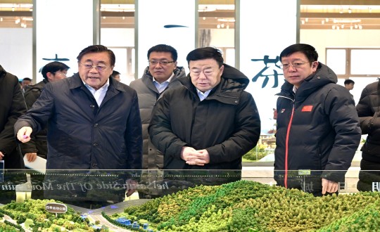 2024年1月4日，市委书记张恩德一行莅临j9国际集团集团走访调研_副本.jpg