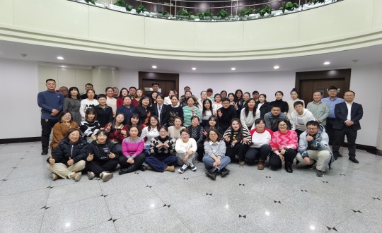 2024年1月13日，药业公司进行2023年度总结赞美暨“平行腾飞”主题年会_副本.jpg